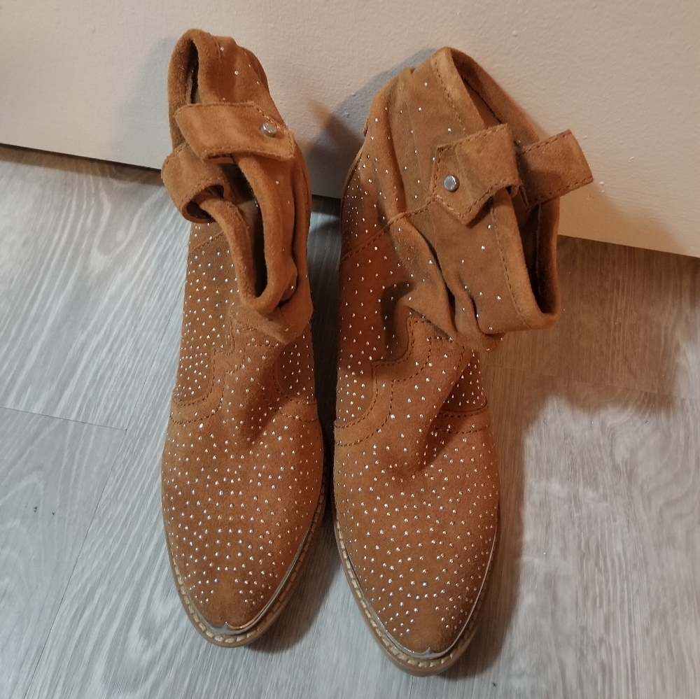 Like New Gianni Bini suede cowboy booties